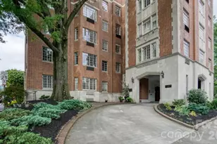 301 W 10th Street W, Charlotte, NC 28202 - Photo 23