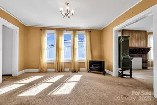 302 S Whitted St, Hendersonville, NC 28739 - Photo 11