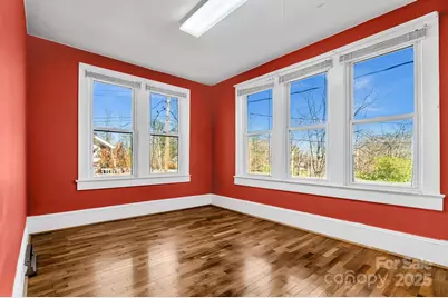 302 S Whitted Street, Hendersonville, NC 28739 - Photo 17