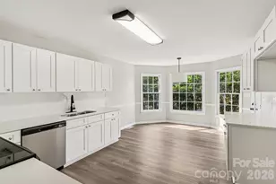 5618 All Saints Ln, Charlotte, NC 28226 - Photo 11