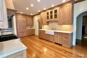 520 E Landing Ridge Cir, Jefferson, NC 28640 - Photo 9