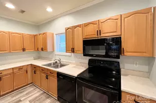 7014 Elm Hill Ct, Charlotte, NC 28217 - Photo 5