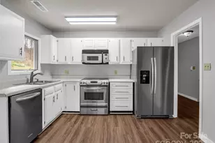 35 Fieldcrest Cir, Asheville, NC 28806 - Photo 3