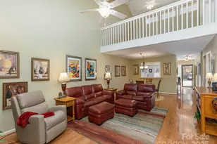 303 N Scarlet Oak Ln, Hendersonville, NC 28791 - Photo 9