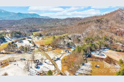 2581 Double Island Road, Green Mountain, NC 28740 - Photo 41