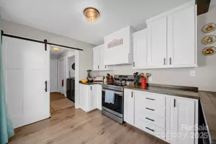 2581 Double Island Rd, Green Mountain, NC 28740 - Photo 11