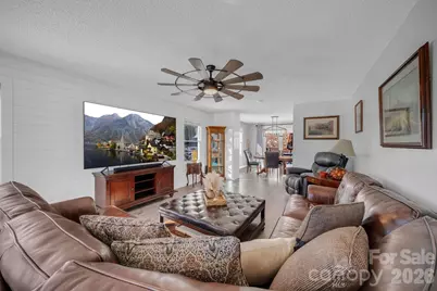 2581 Double Island Road, Burnsville, NC 28740 - Photo 9