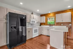 134 Raleigh Dr, Lake Lure, NC 28746 - Photo 7