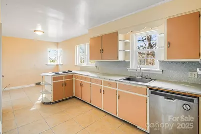 92 Parkway View Road, Mars Hill, NC 28754 - Photo 11