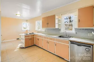 92 Parkway View Rd, Mars Hill, NC 28754 - Photo 11