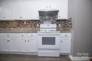 7407 Heronwood Ln, Charlotte, NC 28227 - Photo 19