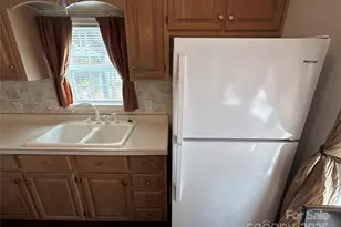 124 Hummingbird Cir, New London, NC 25127 - Photo 9