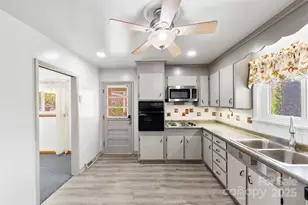 1518 Lynhurst Dr, Gastonia, NC 28054 - Photo 3