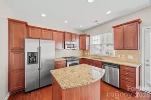 925 Lyndley Dr, Fort Mill, SC 29708 - Photo 7