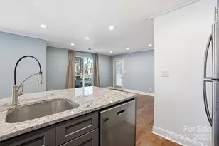 2502 Cranbrook Ln, Charlotte, NC 28207 - Photo 9