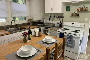 25 Sweet Clover Ln, Hendersonville, NC 28739 - Photo 9