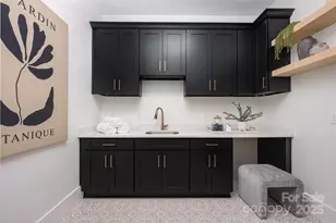 4041 Hiddenbrook Dr, Charlotte, NC 28205 - Photo 7