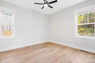 11 Byrdcliffe Ln, Asheville, NC 28805 - Photo 15