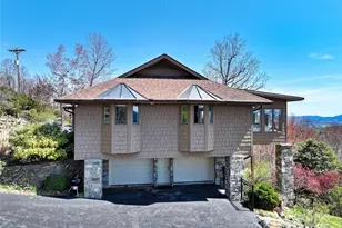 300 Roberts Dr, Hendersonville, NC 28739 - Photo 43