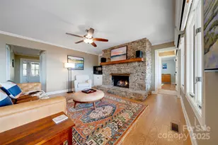 300 Roberts Dr, Hendersonville, NC 28739 - Photo 7