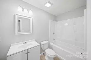 801 Pennsylvania Ave, Charlotte, NC 28216 - Photo 3