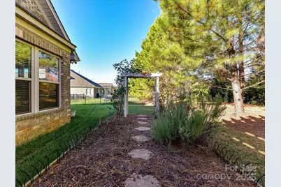 401 Hollyhock Drive, Matthews, NC 28104 - Photo 35