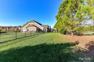 401 Hollyhock Dr, Matthews, NC 28104 - Photo 33