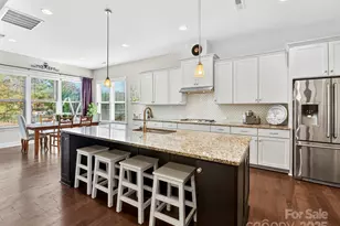 401 Hollyhock Dr, Matthews, NC 28104 - Photo 5