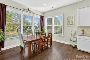 401 Hollyhock Dr, Matthews, NC 28104 - Photo 9