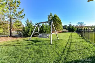 401 Hollyhock Dr, Matthews, NC 28104 - Photo 31