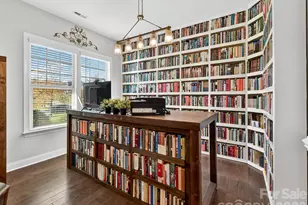 401 Hollyhock Dr, Matthews, NC 28104 - Photo 13