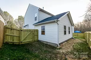 9529 Bradstreet Commons Way, Charlotte, NC 28215 - Photo 15