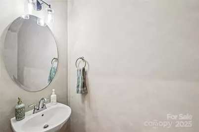 1103 Grays Mill Road, Charlotte, NC 28215 - Photo 3