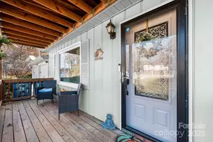 1553 Castell Ln, Hickory, NC 28601 - Photo 3