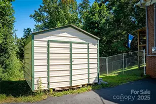 111 Baxter St, Morganton, NC 28655 - Photo 17