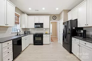 5194 Cressingham Dr, Fort Mill, SC 29707 - Photo 9