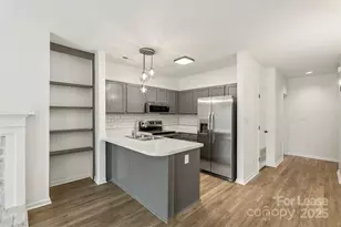 3220 Selwyn Farms Ln, Charlotte, NC 28209 - Photo 1