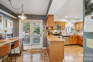 305 N Scarlet Oak Ln, Hendersonville, NC 28791 - Photo 5