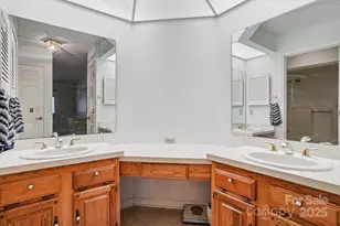 305 N Scarlet Oak Ln, Hendersonville, NC 28791 - Photo 9