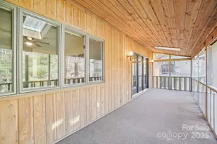 305 N Scarlet Oak Ln, Hendersonville, NC 28791 - Photo 15