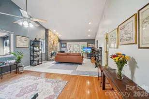 305 N Scarlet Oak Ln, Hendersonville, NC 28791 - Photo 3