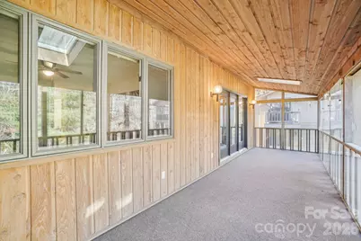 305 N Scarlet Oak Lane, Hendersonville, NC 28791 - Photo 15