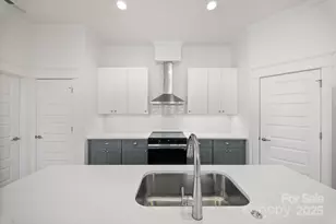 109 Collin Pl, Asheville, NC 28804 - Photo 5