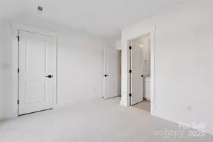 5039 Dutchess Dr, Charlotte, NC 28217 - Photo 7