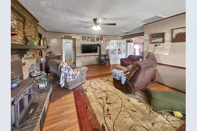 2612 W Dixon Boulevard, Shelby, NC 28152 - Photo 9