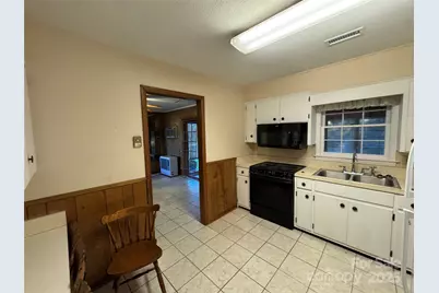 2665 Fairway Acres Circle, Lenoir, NC 28645 - Photo 5