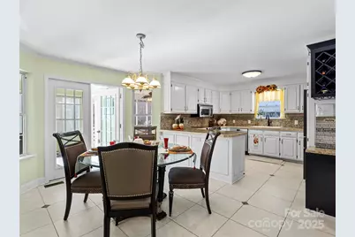 1002 4th Street NE, Conover, NC 28613 - Photo 9