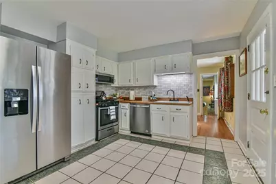 26 Bevlyn Drive, Asheville, NC 28803 - Photo 11