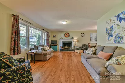 26 Bevlyn Drive, Asheville, NC 28803 - Photo 3