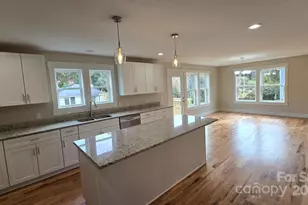 316 S Hill St, Gastonia, NC 28052 - Photo 9